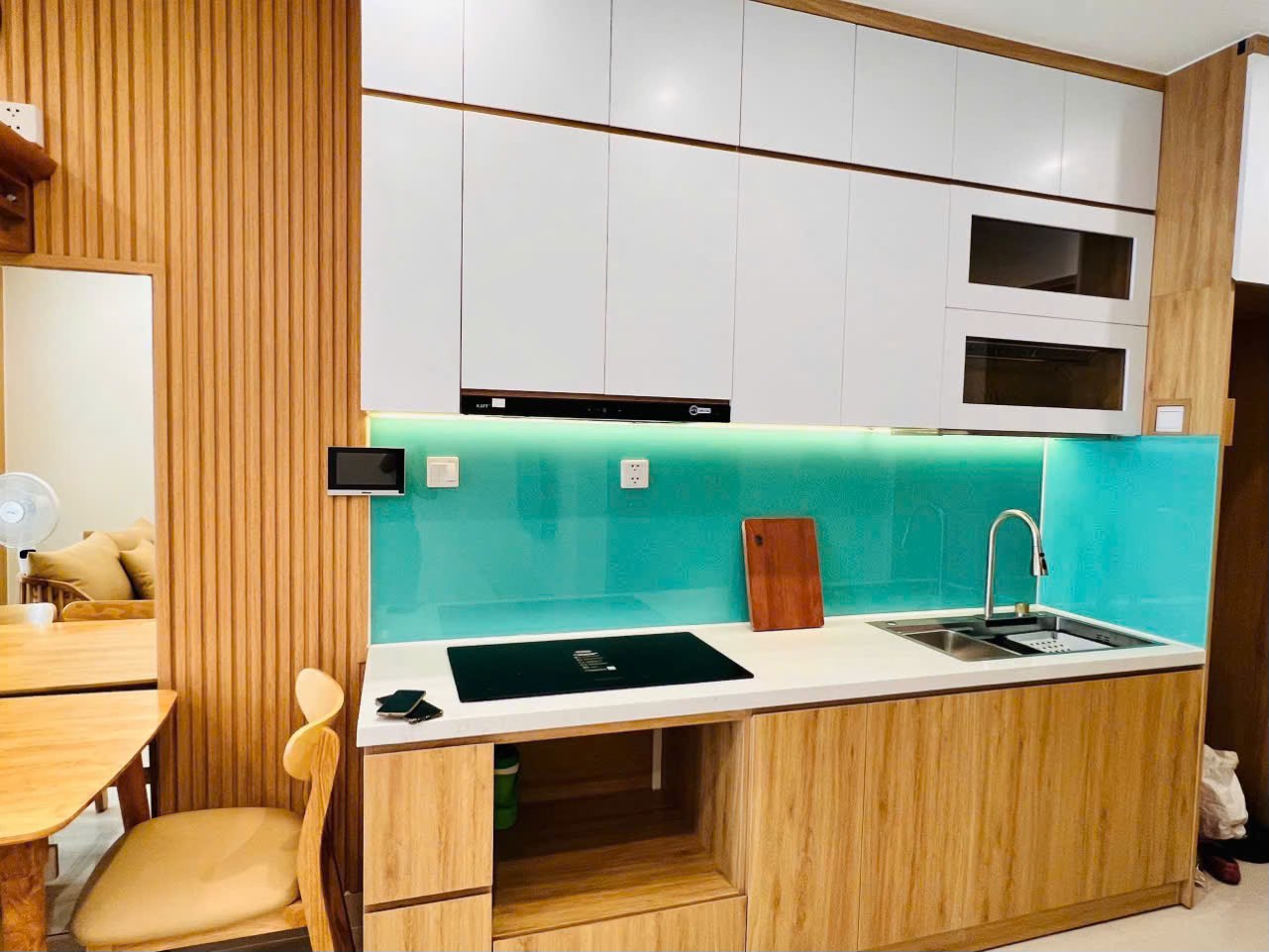 Tủ bếp giá rẻ kèm phụ kiện tủ bếp luôn được các gia đình Việt chọn lựa