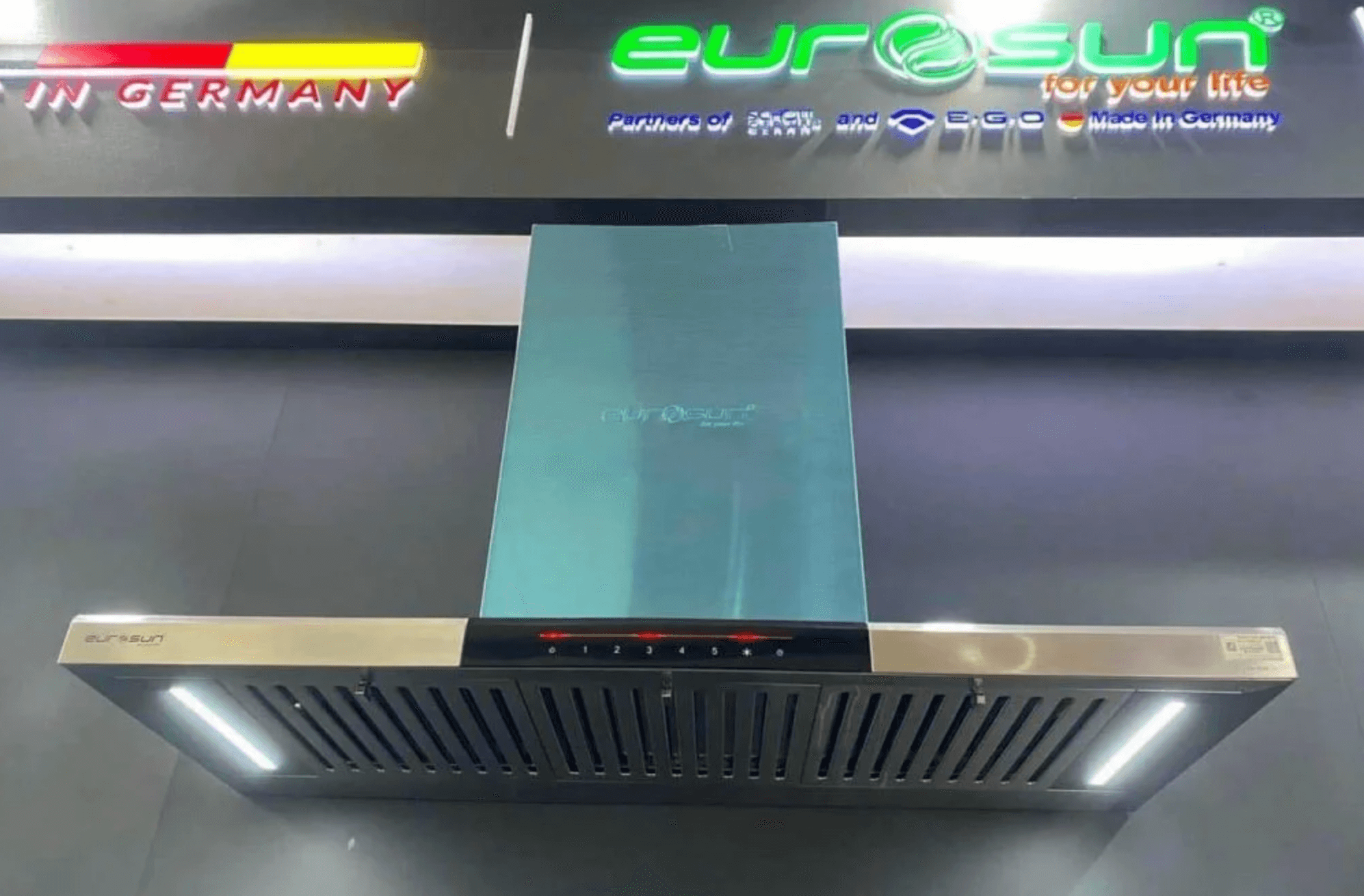 Máy Hút Mùi Eurosun EH-90AF76 Với Công Suất Hút Lên Đến 1100m3/h