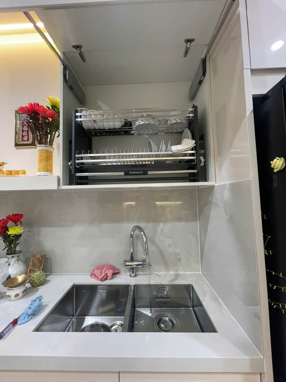 Lưu trữ đỉnh cao khi sử dụng phụ kiện tủ bếp thông minh