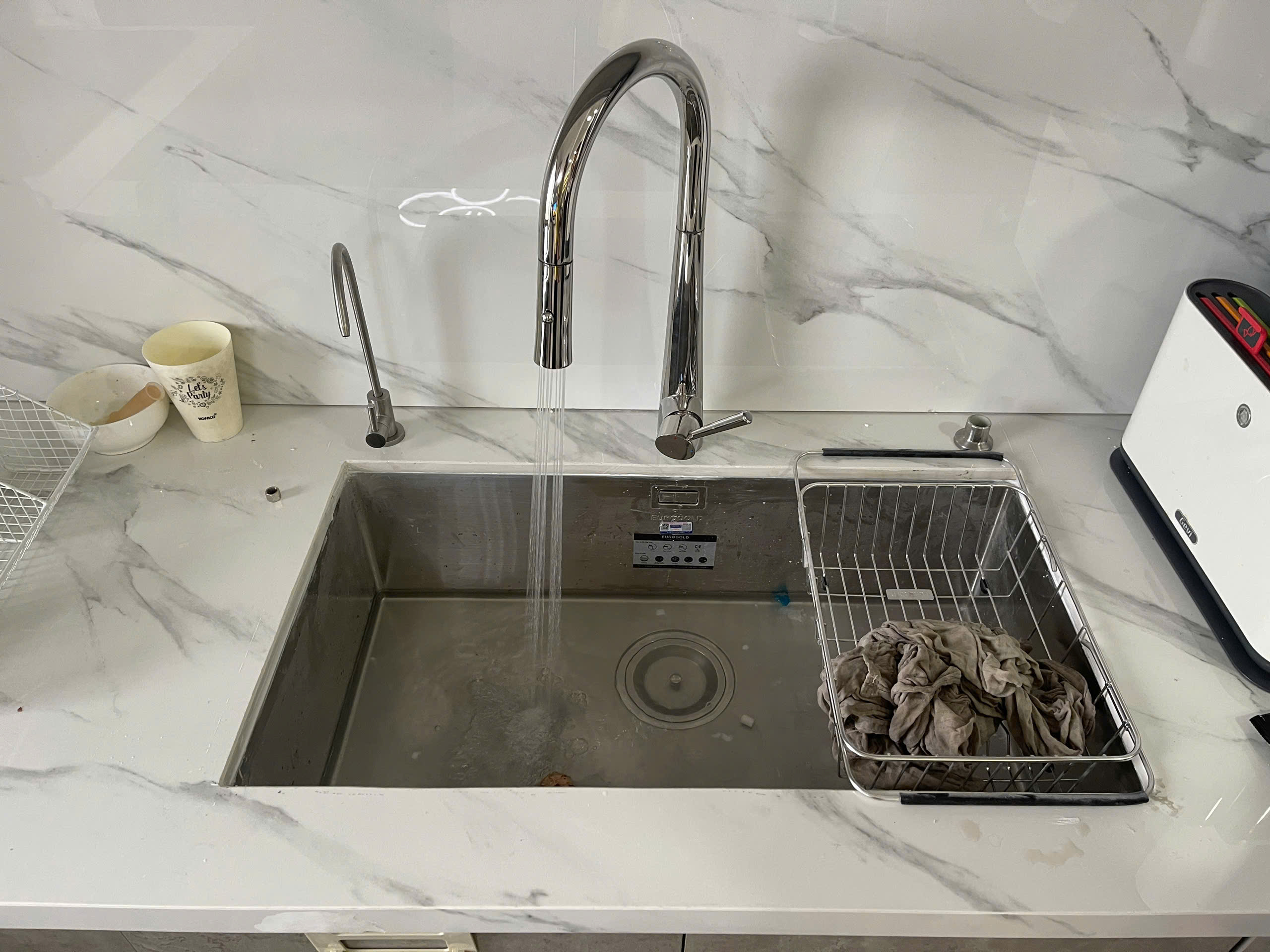 Hình ảnh thực tế công trình SmartKitchen chậu rửa bát inox 1 hố Malloca MS 1044 
