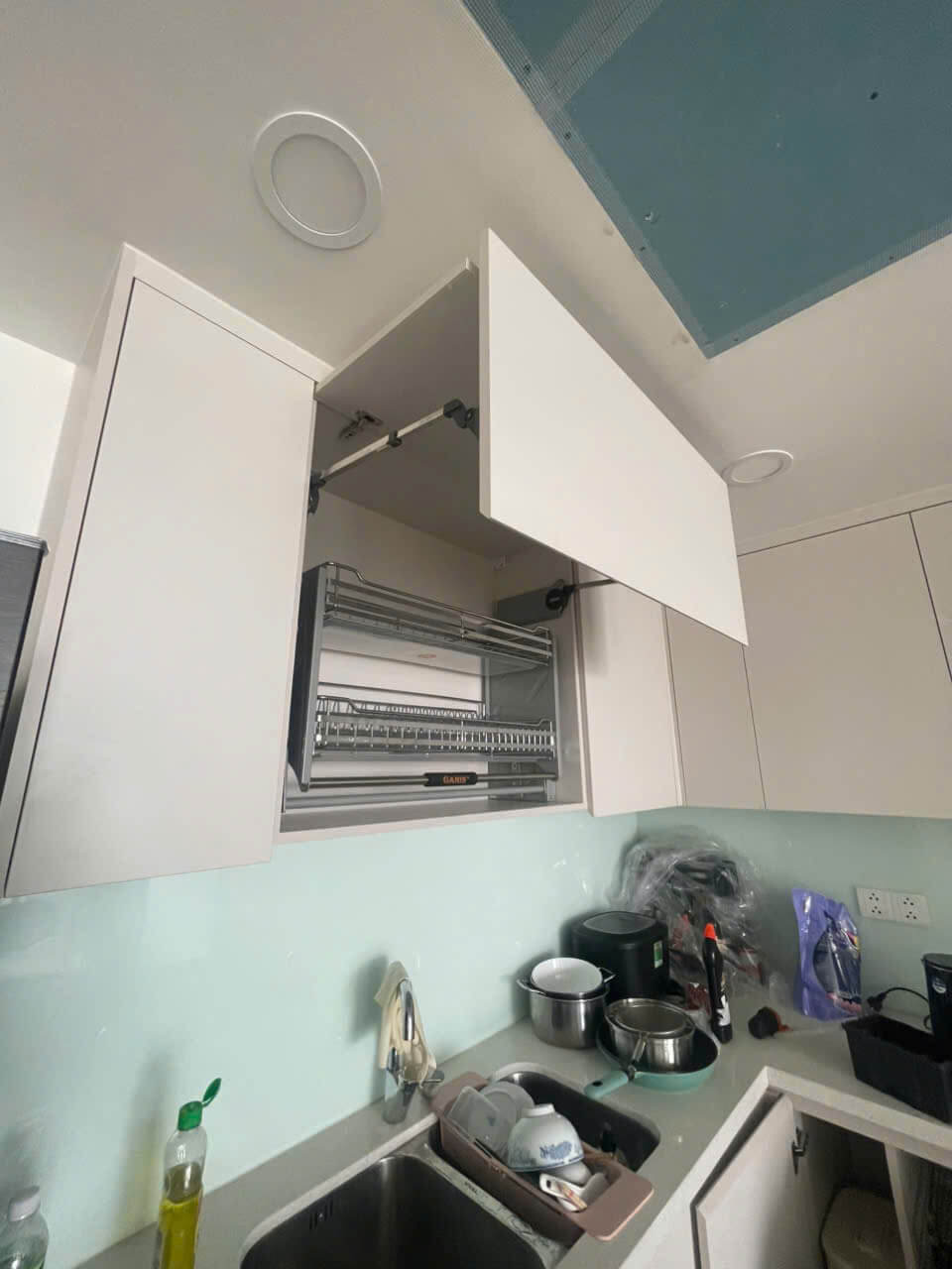 Bàn giao hoàn thiện phụ kiện tủ bếp Chậu rửa bát inox 2 hố Malloca MS – 1005 NEW