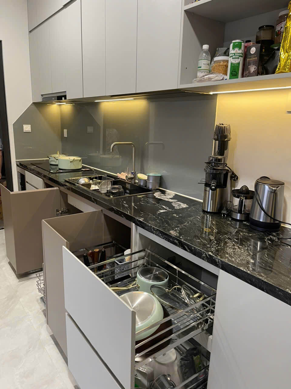 Phụ kiện tủ bếp, tủ bếp trên, máy hút mùi Malloca, vòi inox Malloca